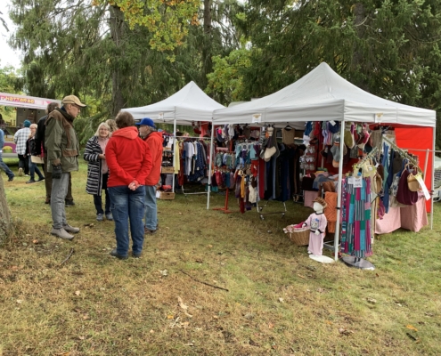 Torpparihulinoiden myyntikojuja